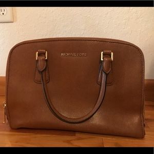 Gorgeous Michael Kors Reese handbag